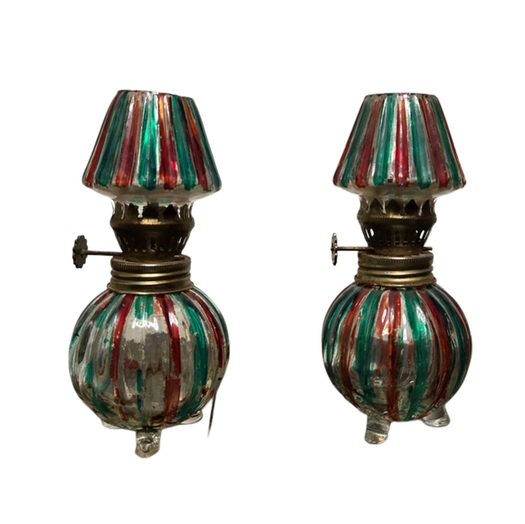 Vintage Clear Glass Green Red Stripes Tri-Footed Oil Kerosene Huricane Lamp 6" - Picture 3 of 6